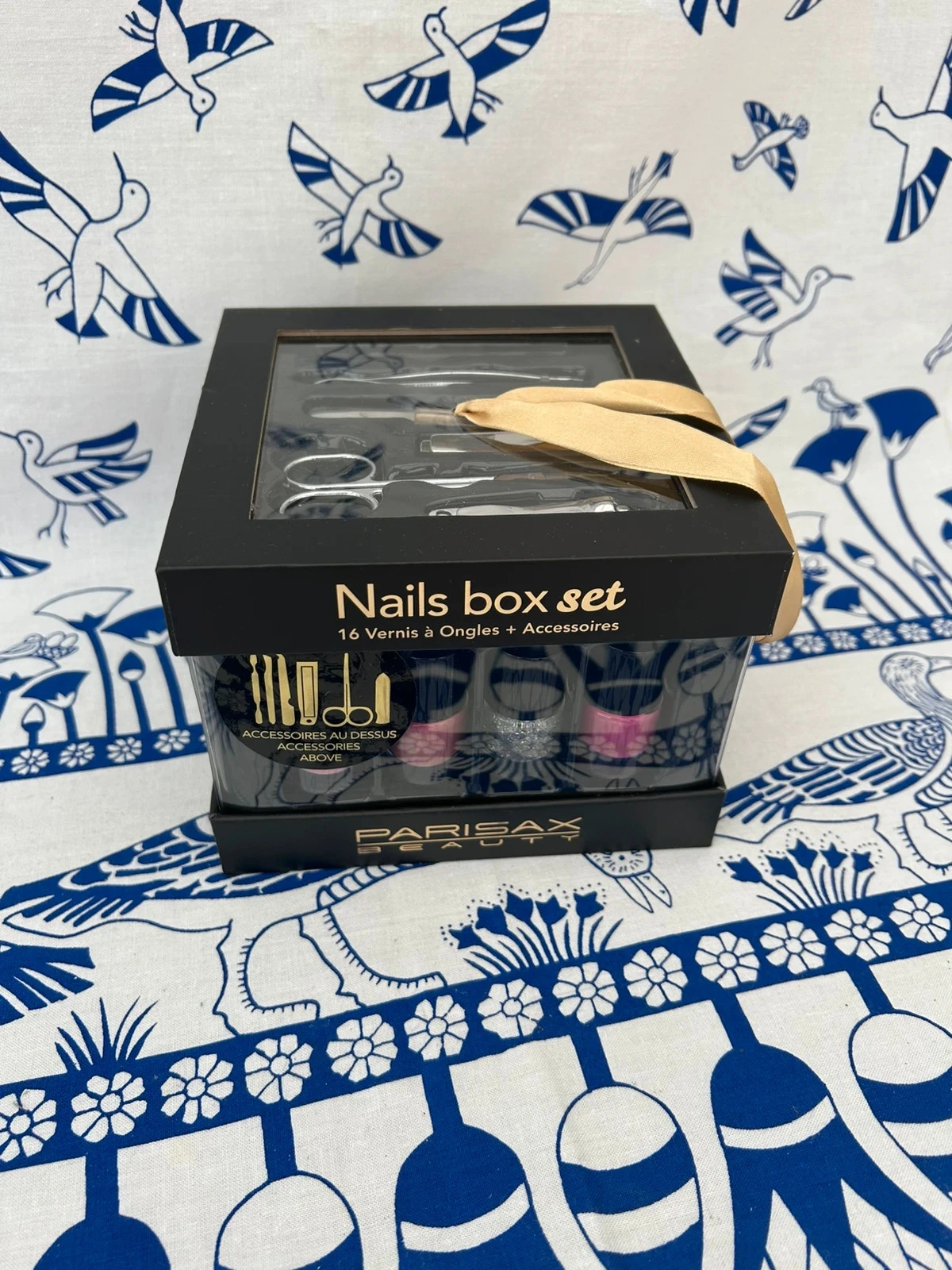 Nails box set 16 vernis et accessoires neuf
